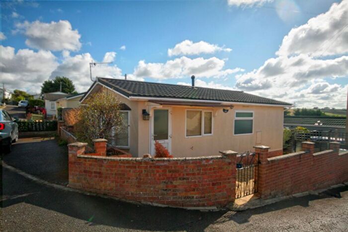 2 Bedroom Park Home For Sale In Sunny Rise, Horspath, OX33