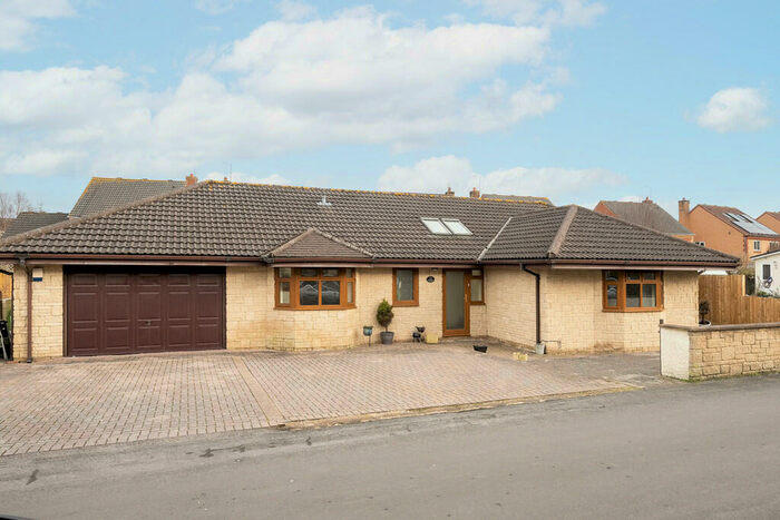 3 Bedroom Detached Bungalow To Rent In Alexandra Road, Coalpit Heath, BS36