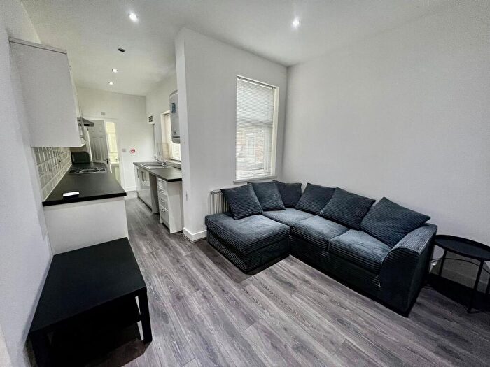 6 Bedroom End Of Terrace House To Rent In Gulson Road, Coventry, CV1