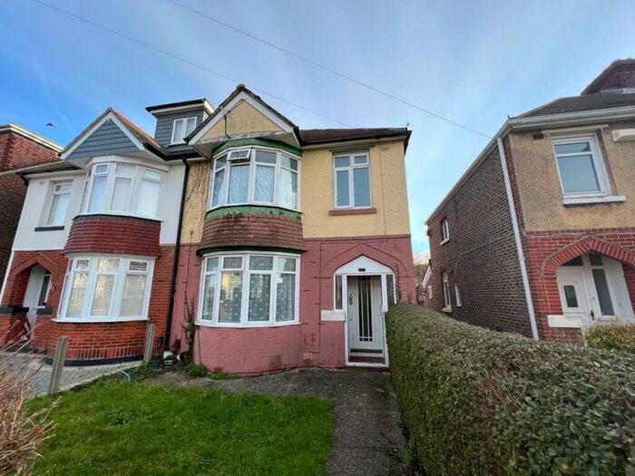 3 Bedroom Semi-Detached House To Rent In Selsey Avenue, Gosport, Hampshire, PO12