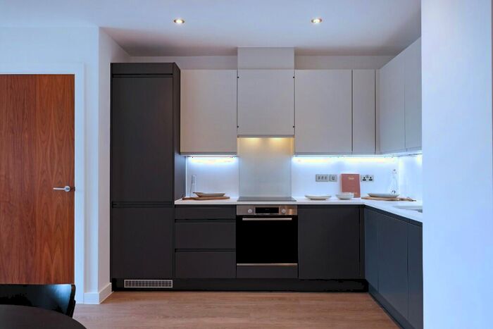 1 Bedroom Flat To Rent In Sutton Court Road, Sutton, Surrey, SM1