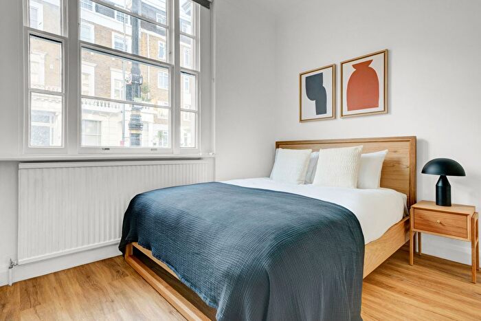 2 Bedroom Flat To Rent In Cambridge Street, London, SW1V