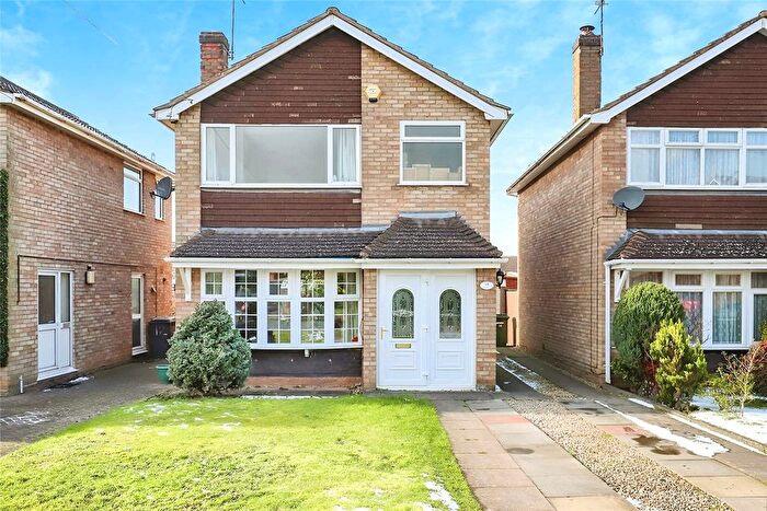 3 Bedroom Detached House To Rent In Hilary Drive, Wolverhampton, West Midlands, WV3