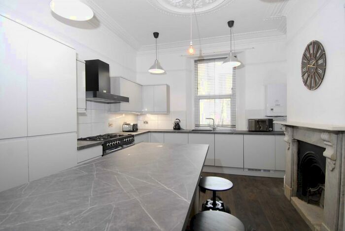 7 Bedroom House To Rent In Alexandra Road, PL4