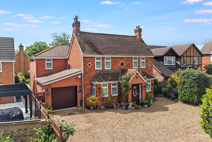 5 Bedroom Detached House For Sale In Langley Hill, Tilehurst, Reading, RG31