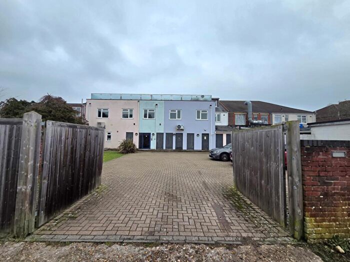 2 Bedroom Apartment To Rent In Westley Grove, Fareham, PO14