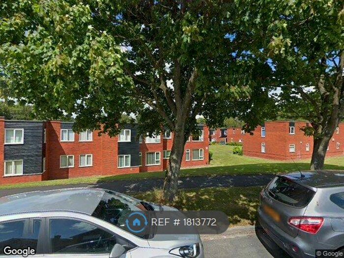 2 Bedroom Flat To Rent In Leeds, Leeds, LS17