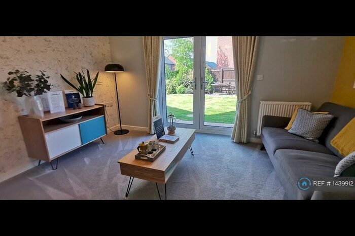 2 Bedroom Semi-Detached House To Rent In Poppy Lane, Salford, M6