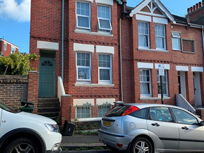 2 Bedroom Maisonette To Rent In Coronation Street, Brighton, BN2