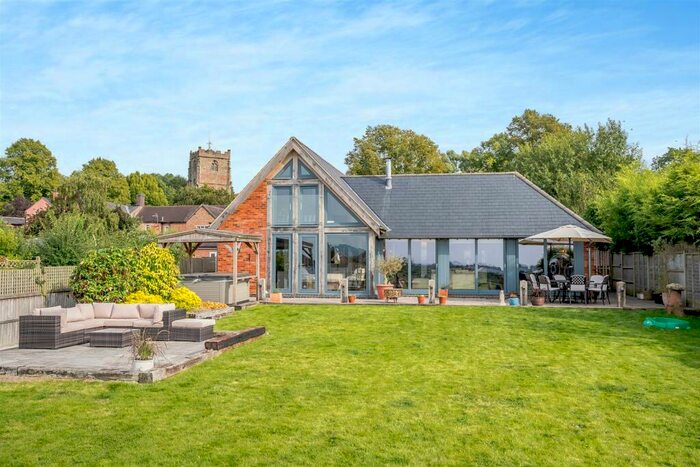 3 Bedroom Detached House For Sale In Bespoke Oak Constructed Home, Brinklow, CV23