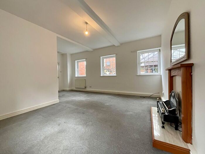 1 Bedroom Flat To Rent In St Pauls Lane, Bailgate, LN1