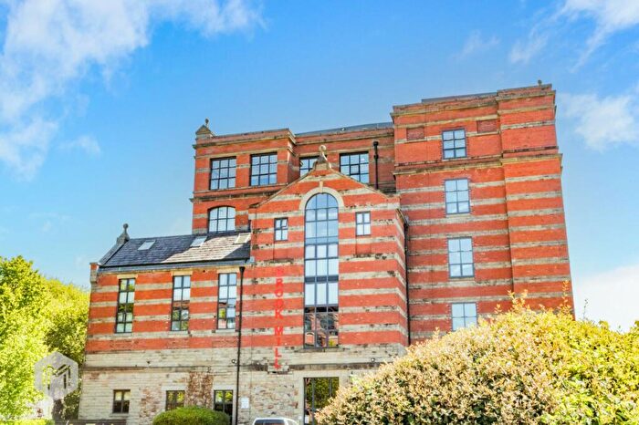 2 Bedroom Apartment For Sale In Threadfold Way, Bolton, BL7