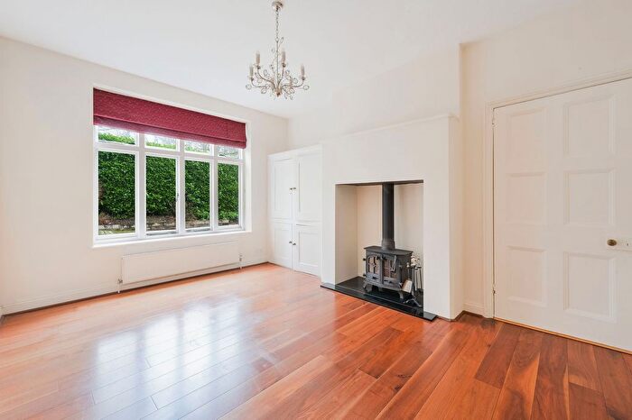 5 Bedroom Detached House For Sale In Lake View, Dormans Park, East Grinstead, RH19