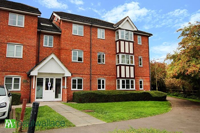 2 Bedroom Flat For Sale In Ottawa Court, Turnford, EN10