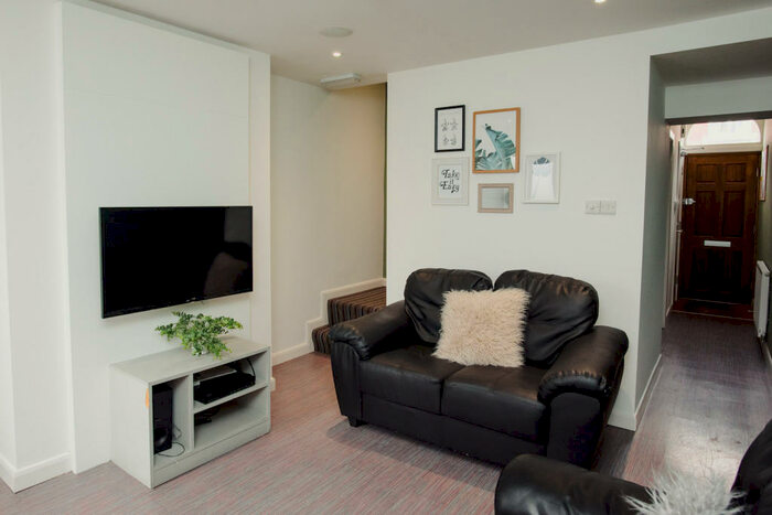 4 Bedroom House To Rent In Watford Street, ST4