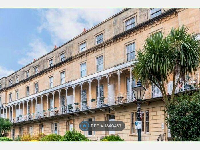 2 Bedroom Flat To Rent In Oakfield Road, Clifton, Bristol, BS8