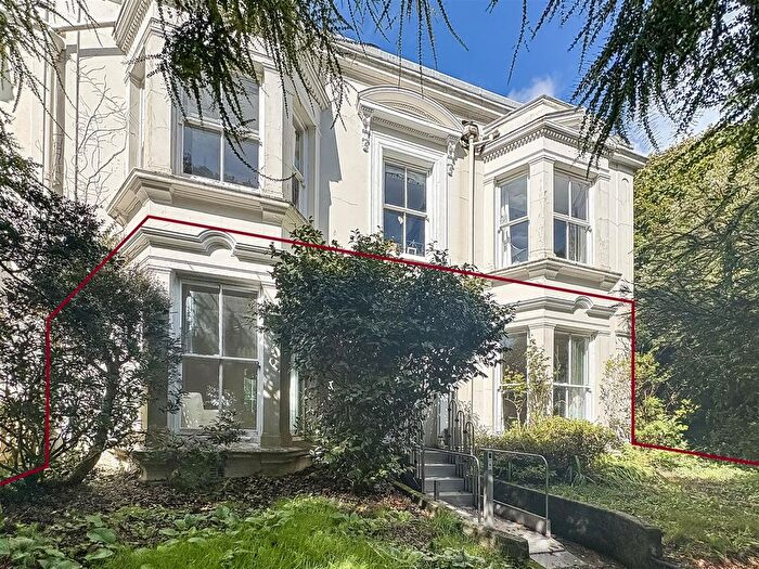 2 Bedroom Flat For Sale In Cambridge Place, Falmouth, TR11