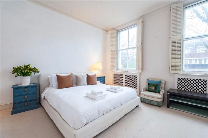 2 Bedroom Flat To Rent In Redcliffe Gardens (), Chelsea, London, SW10