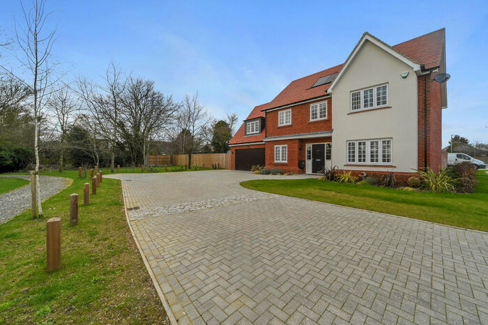 5 Bedroom Detached House For Sale In Apian Grove, Silver End, Witham, CM8
