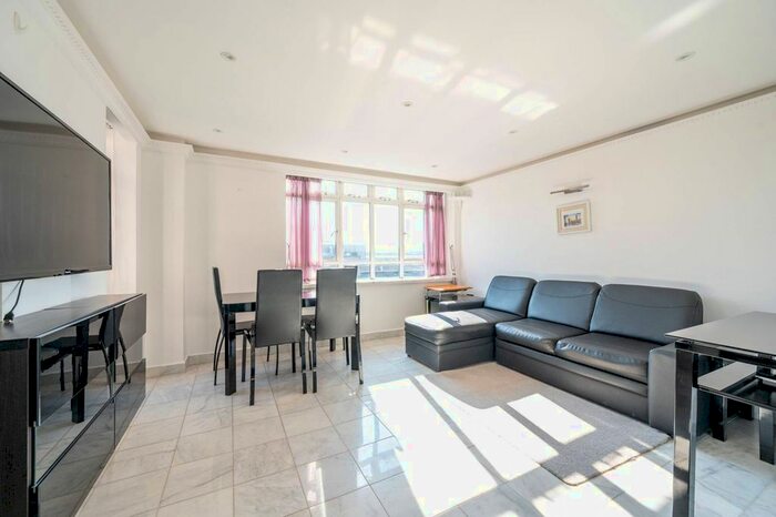 1 Bedroom Flat To Rent In University Street, Bloomsbury, London, WC1E