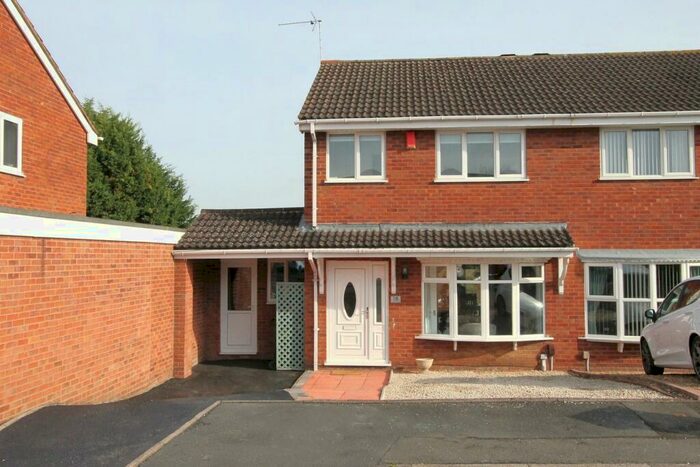 3 Bedroom Semi-Detached House For Sale In Camden Way, Kingswinford, DY6