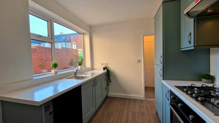 2 Bedroom Flat To Rent In Warwick Street, Newcastle Upon Tyne, NE6
