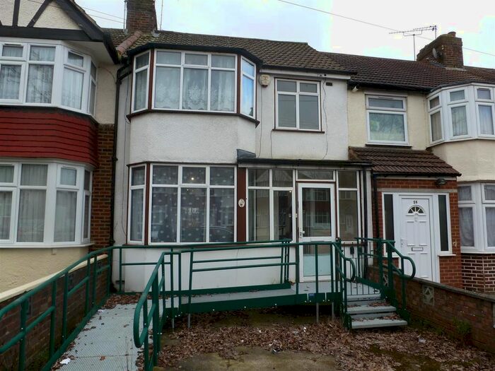 3 Bedroom Terraced House To Rent In Coniston Avenue, Perivale, Greenford, UB6