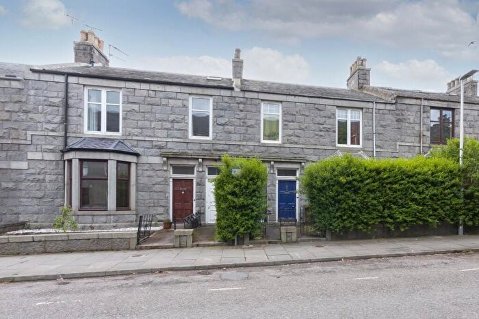 2 Bedroom Flat To Rent In Orchard Street, City Centre, Aberdeen, AB24