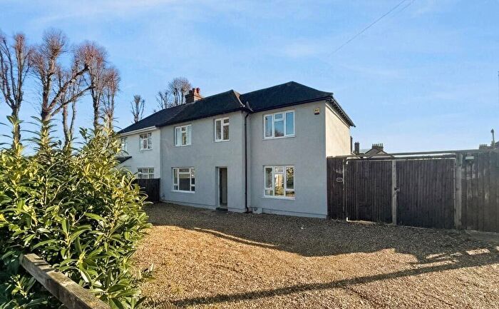 3 Bedroom Semi Detached House To Rent In Haven Close Sidcup, DA14