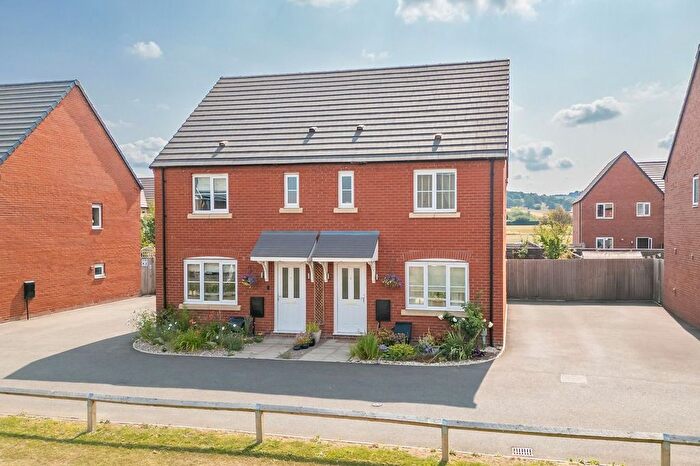 3 Bedroom Detached House For Sale In Wheat Close, Meon Vale Gardens, CV37