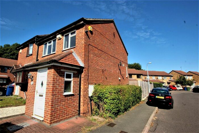 3 Bedroom House To Rent In Falcon Avenue, Grays, RM17