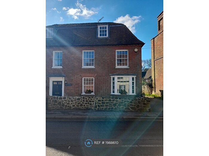 3 Bedroom Semi-Detached House To Rent In Lockyer Place, Westerham, TN16