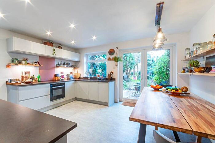 4 Bedroom Semi-Detached House For Sale In Fambridge Road, Maldon, CM9