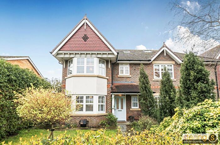 4 Bedroom Semi Detached House For Sale In Mortimer Hill, Tring, HP23