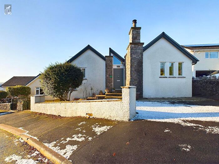 3 Bedroom Detached Bungalow For Sale In Fell Close, Oxenholme, LA9