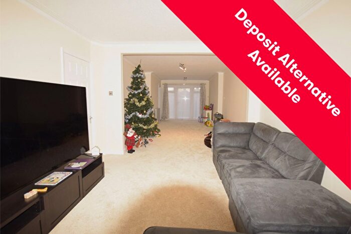 4 Bedroom Detached House To Rent In Beverley Drive, Edgware, HA8