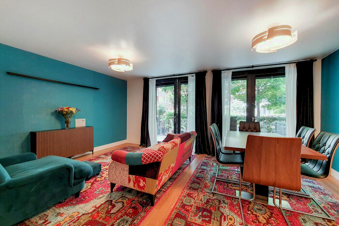 3 Bedroom Apartment To Rent In Fairmont House, SE16