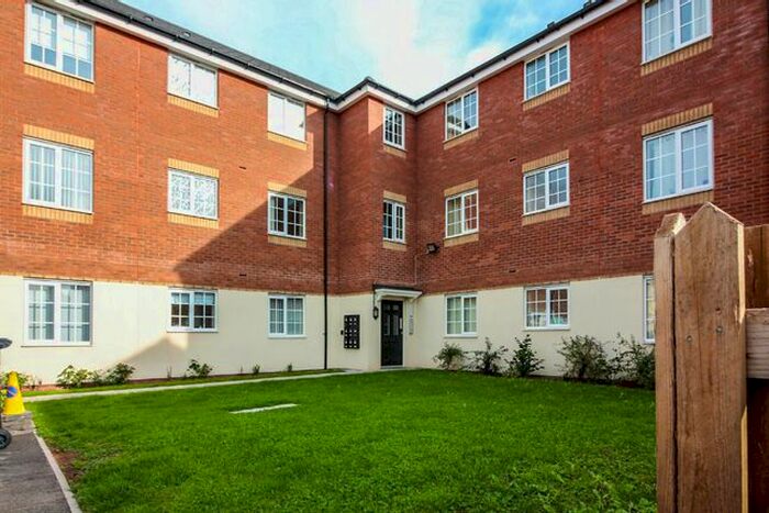 2 Bedroom Flat To Rent In Northumberland Way, Walsall, West Midlands, WS2