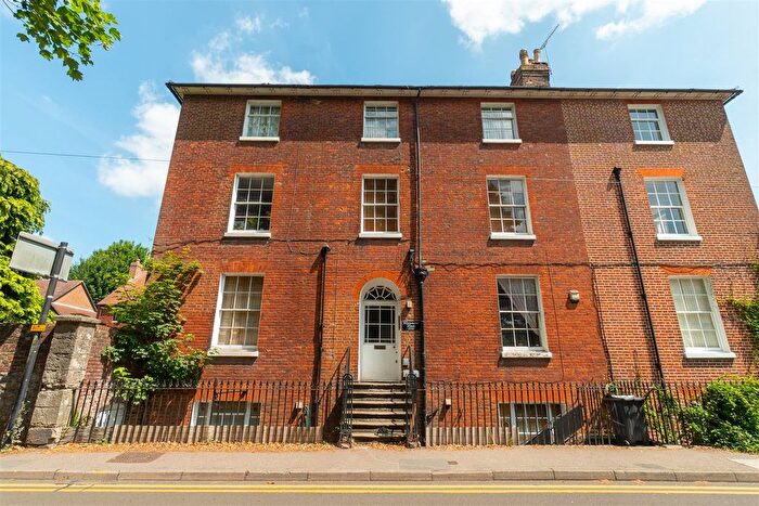 1 Bedroom Flat For Sale In Tonbridge Road, Wateringbury, Maidstone, ME18