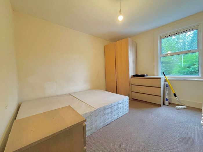 1 Bedroom Flat To Rent In Queen Elizabeth’S Walk, London, N16