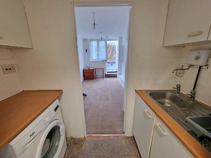 Studio To Rent In Pinner Road, Harrow, HA1