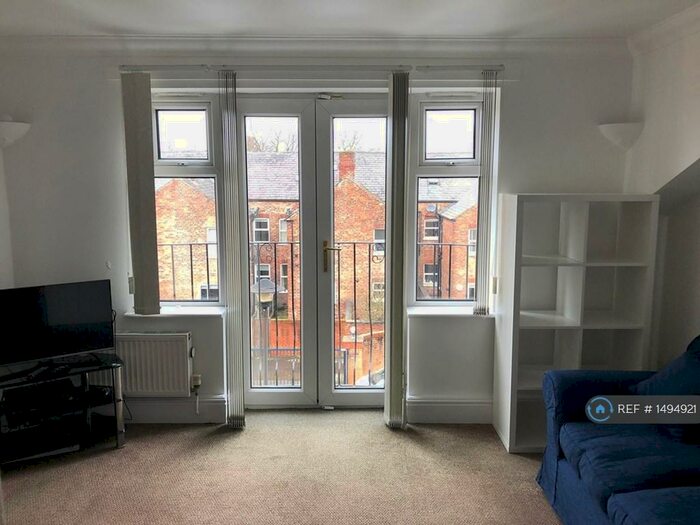 2 Bedroom Flat To Rent In Burton House, Manchester, M20