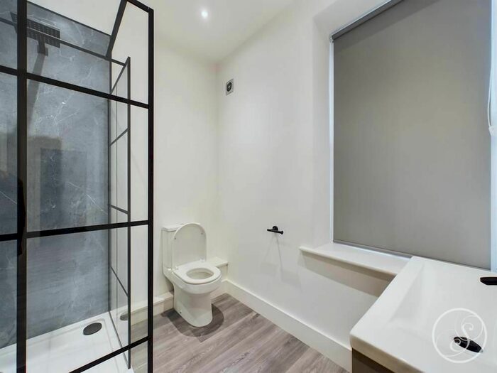 2 Bedroom Flat To Rent In High Street, Horbury, Wakefield, WF4