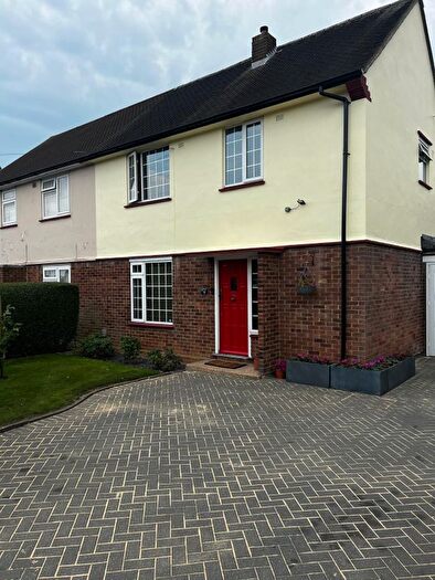 3 Bedroom Semi Detached House For Sale In Southdrift Way, Luton, Luton, LU1