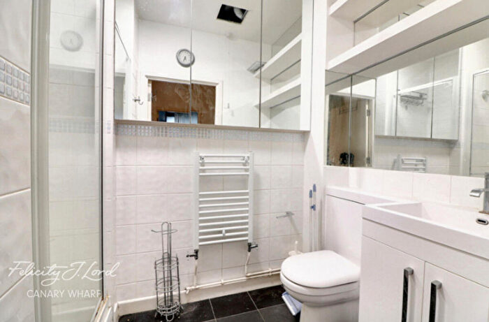 1 Bedroom Apartment To Rent In Manila Street, London, E14