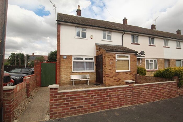 3 Bedroom End Of Terrace House To Rent In Wiles Close, Cambridge, CB4