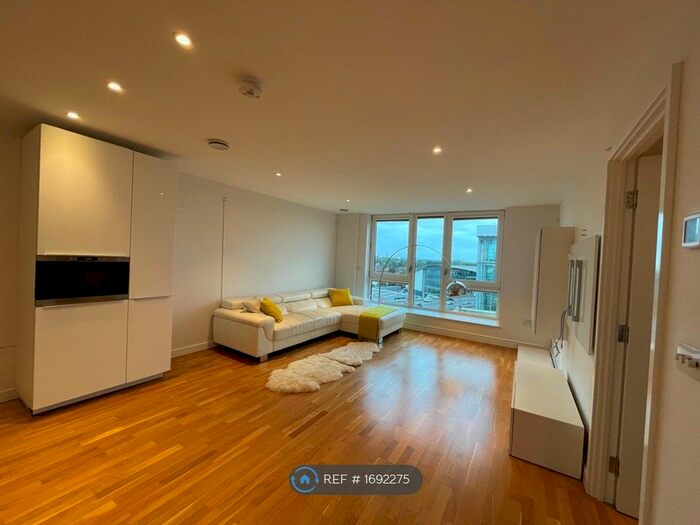 2 Bedroom Flat To Rent In Rose Court, Brentford, TW8