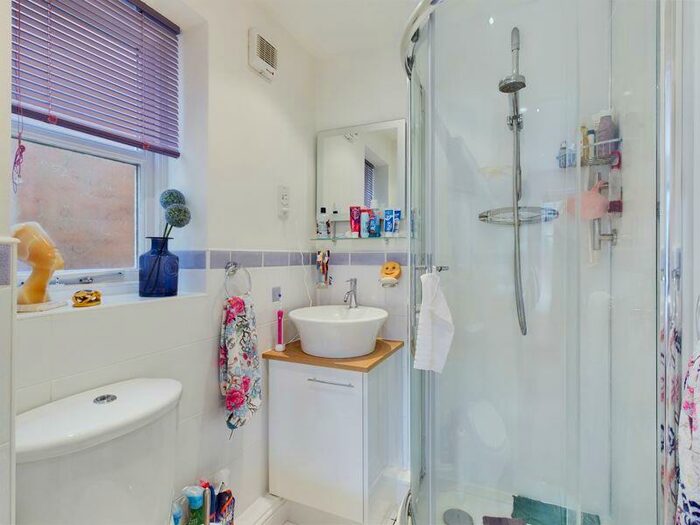 4 Bedroom Detached House For Sale In Manor View, Hartshorne, DE11