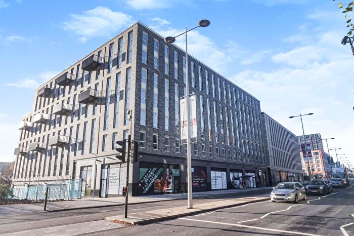 2 Bedroom Flat To Rent In Chapel Street, Salford, M3