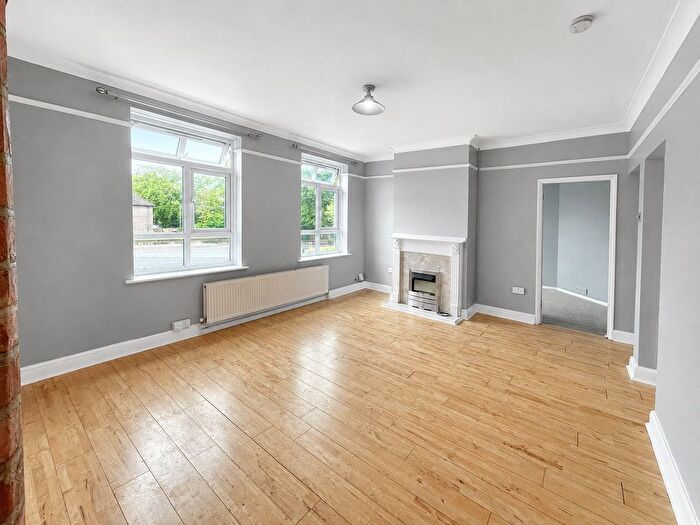 3 Bedroom Flat To Rent In Southover, Bromley, BR1